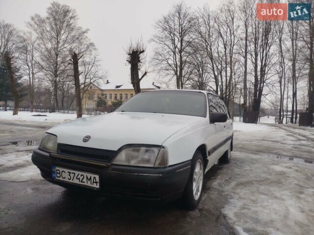 Білий Опель Омега, об'ємом двигуна 1.8 л та пробігом 278 тис. км за 1200 $, фото 1 на Automoto.ua