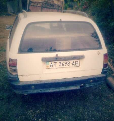 Белый Опель Омега, объемом двигателя 2.3 л и пробегом 200 тыс. км за 830 $, фото 1 на Automoto.ua