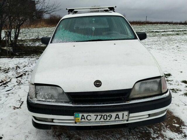 Белый Опель Омега, объемом двигателя 2 л и пробегом 1000 тыс. км за 1000 $, фото 1 на Automoto.ua