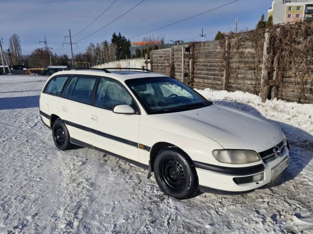 Белый Опель Омега, объемом двигателя 2 л и пробегом 437 тыс. км за 1250 $, фото 1 на Automoto.ua