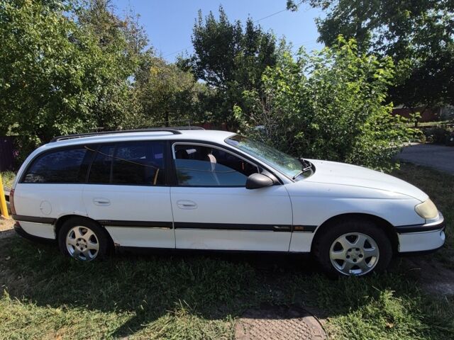 Опель Омега 1994 в Кропивницком (Кировограде) на Automoto.ua Белый Опель Омега, объемом двигателя 2 л и пробегом 200 тыс. км за 2000 $, фото 1 на Automoto.ua