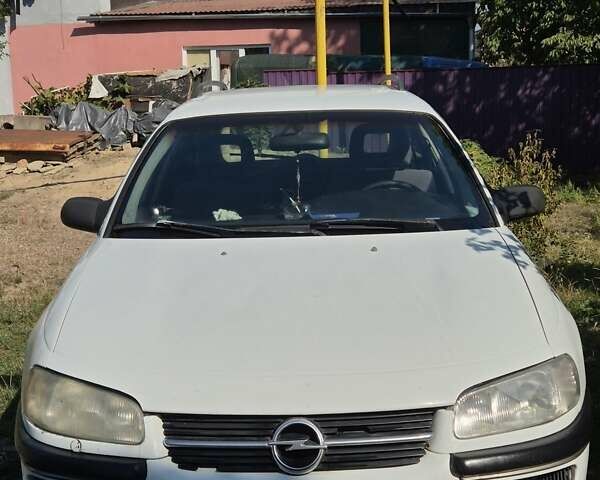 Опель Омега 1994 в Кропивницком (Кировограде) на Automoto.ua Белый Опель Омега, объемом двигателя 2 л и пробегом 200 тыс. км за 2000 $, фото 1 на Automoto.ua