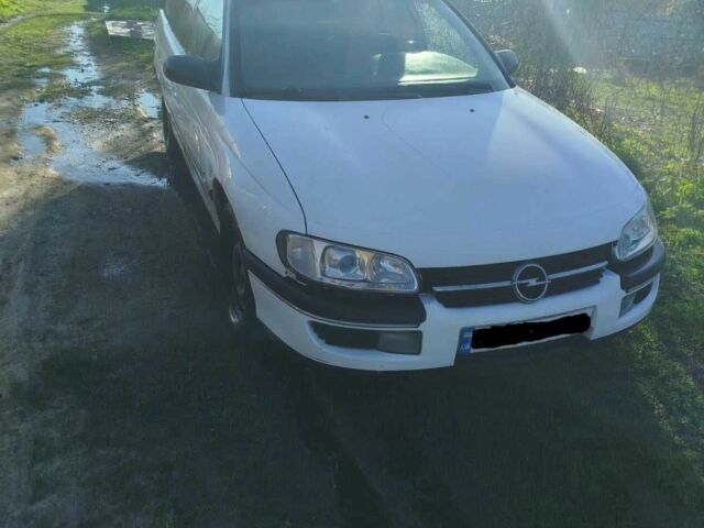 Білий Опель Омега, об'ємом двигуна 2 л та пробігом 2 тис. км за 1600 $, фото 1 на Automoto.ua