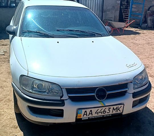 Белый Опель Омега, объемом двигателя 2 л и пробегом 0 тыс. км за 800 $, фото 1 на Automoto.ua