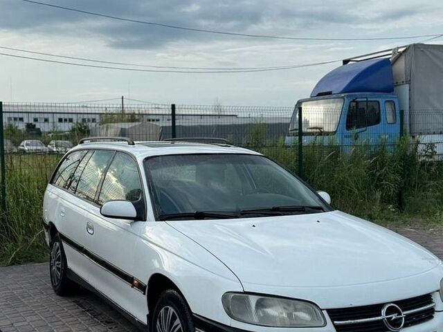 Белый Опель Омега, объемом двигателя 2 л и пробегом 300 тыс. км за 1500 $, фото 1 на Automoto.ua