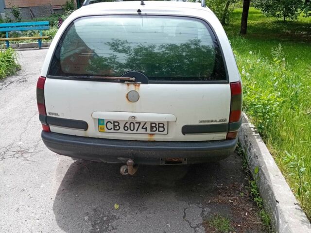 Белый Опель Омега, объемом двигателя 2 л и пробегом 2 тыс. км за 800 $, фото 1 на Automoto.ua