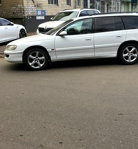 Білий Опель Омега, об'ємом двигуна 2 л та пробігом 330 тис. км за 2700 $, фото 1 на Automoto.ua