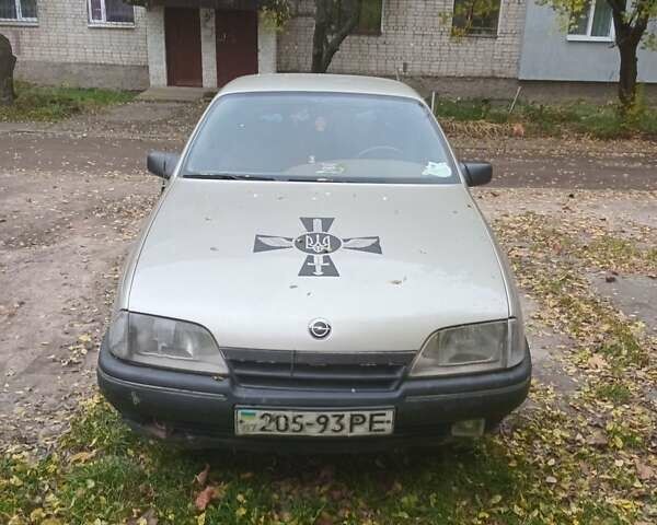 Опель Омега 1987 в Коростене на Automoto.ua Бежевый Опель Омега, объемом двигателя 0 л и пробегом 317 тыс. км за 600 $, фото 1 на Automoto.ua