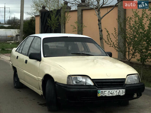 Бежевий Опель Омега, об'ємом двигуна 1.8 л та пробігом 182 тис. км за 850 $, фото 1 на Automoto.ua