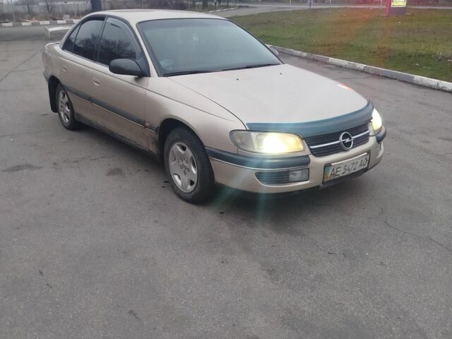 Бежевий Опель Омега, об'ємом двигуна 2 л та пробігом 2 тис. км за 1700 $, фото 1 на Automoto.ua