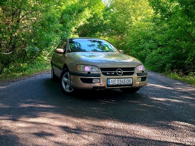 Бежевий Опель Омега, об'ємом двигуна 3 л та пробігом 0 тис. км за 2300 $, фото 1 на Automoto.ua