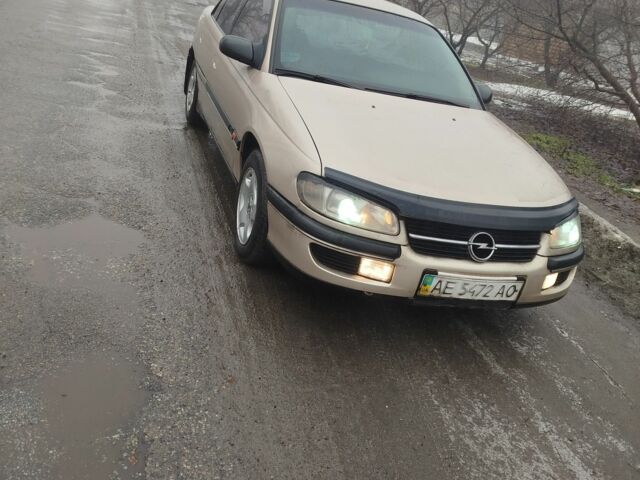 Бежевый Опель Омега, объемом двигателя 2 л и пробегом 2 тыс. км за 1600 $, фото 1 на Automoto.ua