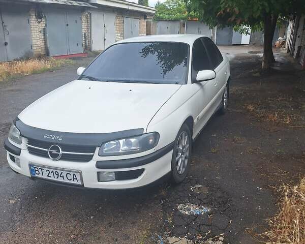 Бежевый Опель Омега, объемом двигателя 2 л и пробегом 300 тыс. км за 2550 $, фото 1 на Automoto.ua