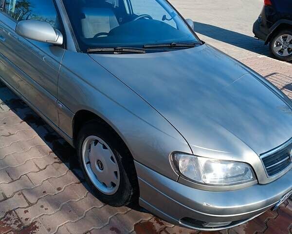 Бежевый Опель Омега, объемом двигателя 2.2 л и пробегом 250 тыс. км за 3500 $, фото 1 на Automoto.ua