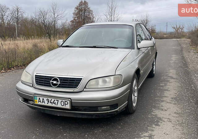 Бежевый Опель Омега, объемом двигателя 2.2 л и пробегом 300 тыс. км за 2400 $, фото 1 на Automoto.ua