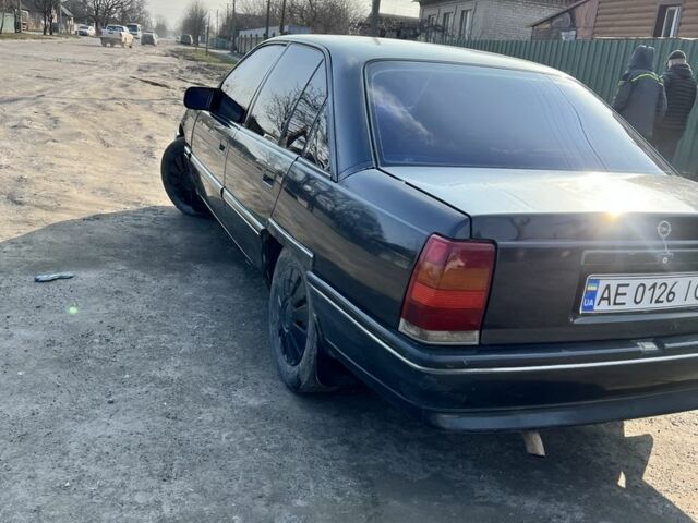 Черный Опель Омега, объемом двигателя 2 л и пробегом 2 тыс. км за 1016 $, фото 1 на Automoto.ua