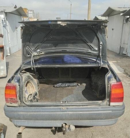 Чорний Опель Омега, об'ємом двигуна 2 л та пробігом 310 тис. км за 1000 $, фото 1 на Automoto.ua