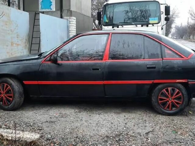 Чорний Опель Омега, об'ємом двигуна 0 л та пробігом 300 тис. км за 799 $, фото 1 на Automoto.ua