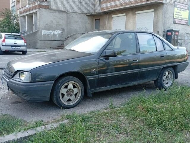 Черный Опель Омега, объемом двигателя 2 л и пробегом 35 тыс. км за 494 $, фото 1 на Automoto.ua