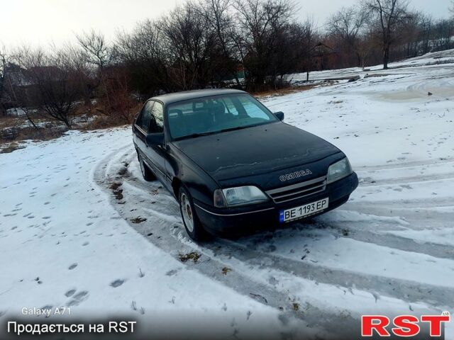 Черный Опель Омега, объемом двигателя 2 л и пробегом 233 тыс. км за 1100 $, фото 1 на Automoto.ua