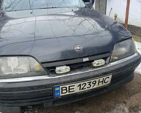 Черный Опель Омега, объемом двигателя 2 л и пробегом 200 тыс. км за 700 $, фото 1 на Automoto.ua