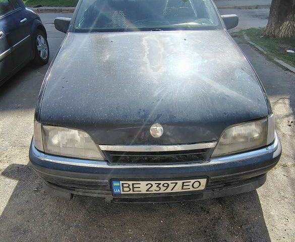 Черный Опель Омега, объемом двигателя 2 л и пробегом 200 тыс. км за 1600 $, фото 1 на Automoto.ua