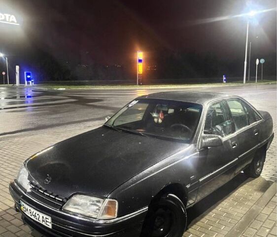 Черный Опель Омега, объемом двигателя 2 л и пробегом 300 тыс. км за 1200 $, фото 1 на Automoto.ua
