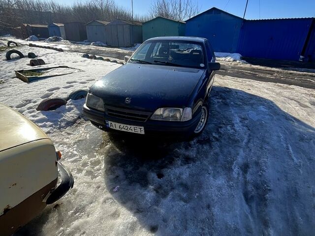 Чорний Опель Омега, об'ємом двигуна 2 л та пробігом 211 тис. км за 900 $, фото 1 на Automoto.ua