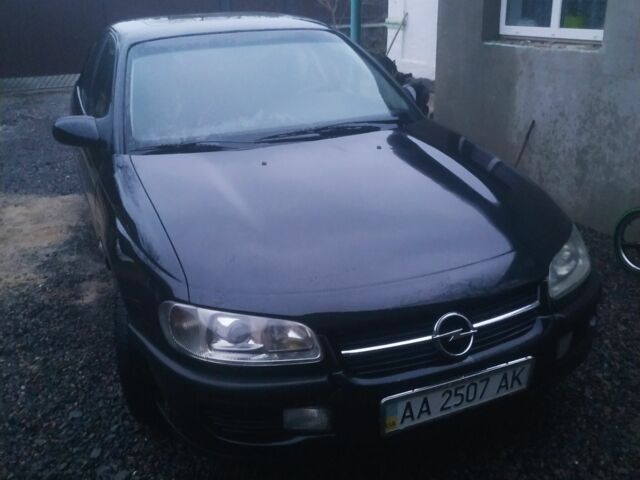 Черный Опель Омега, объемом двигателя 3 л и пробегом 382 тыс. км за 2200 $, фото 1 на Automoto.ua