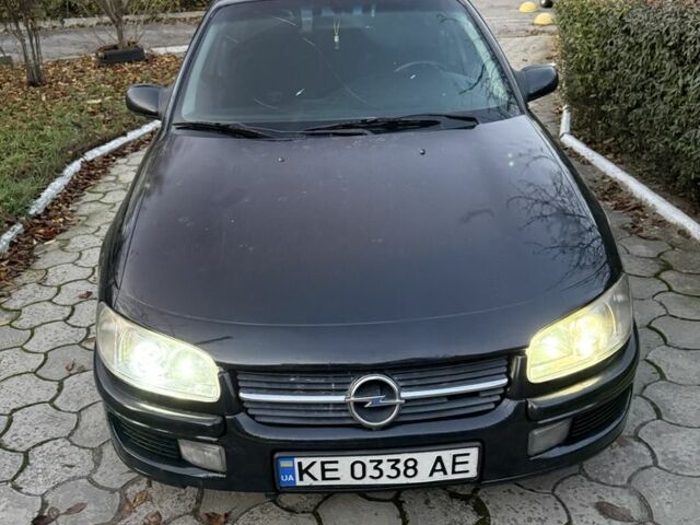 Черный Опель Омега, объемом двигателя 2.5 л и пробегом 365 тыс. км за 2200 $, фото 1 на Automoto.ua