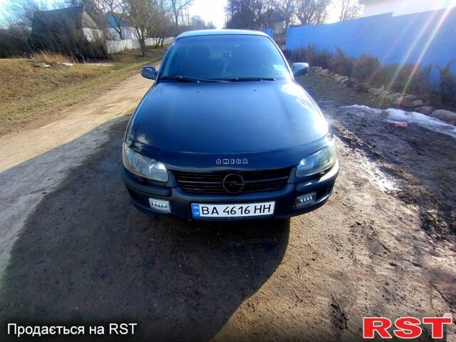 Черный Опель Омега, объемом двигателя 2 л и пробегом 327 тыс. км за 2200 $, фото 1 на Automoto.ua