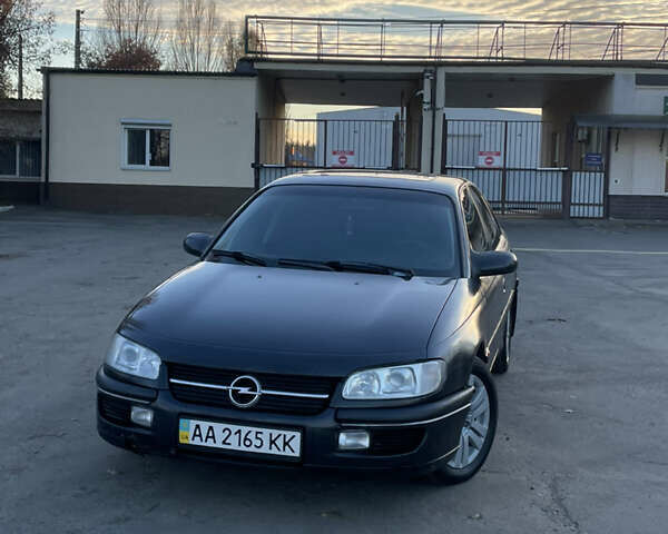 Черный Опель Омега, объемом двигателя 2 л и пробегом 393 тыс. км за 2800 $, фото 1 на Automoto.ua