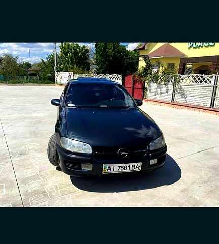 Чорний Опель Омега, об'ємом двигуна 2 л та пробігом 0 тис. км за 1620 $, фото 1 на Automoto.ua