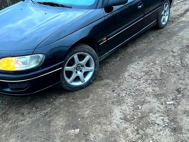 Чорний Опель Омега, об'ємом двигуна 2 л та пробігом 388 тис. км за 2900 $, фото 1 на Automoto.ua