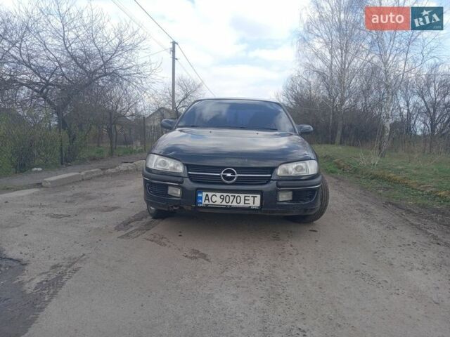 Черный Опель Омега, объемом двигателя 2 л и пробегом 500 тыс. км за 1750 $, фото 1 на Automoto.ua
