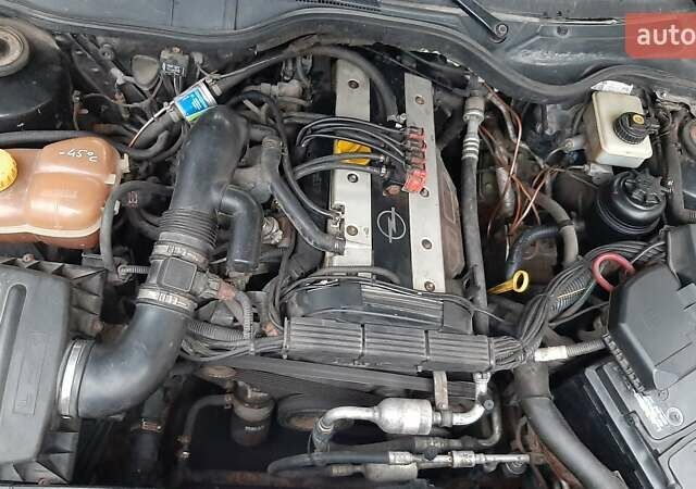 Чорний Опель Омега, об'ємом двигуна 2.2 л та пробігом 270 тис. км за 2600 $, фото 1 на Automoto.ua