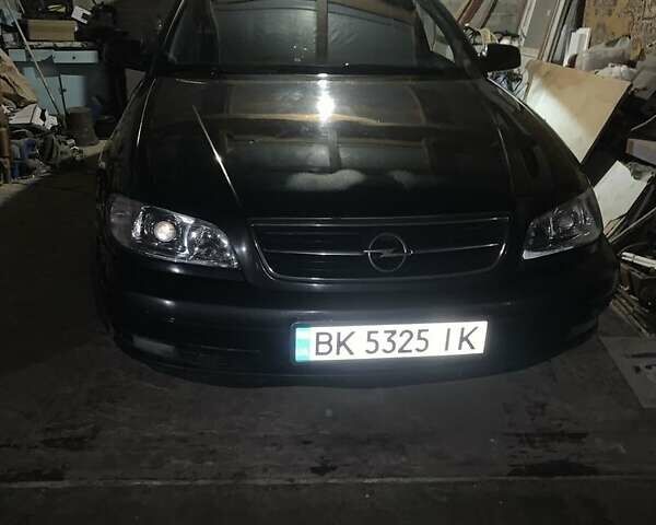 Чорний Опель Омега, об'ємом двигуна 2.2 л та пробігом 382 тис. км за 3100 $, фото 1 на Automoto.ua