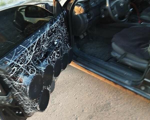 Черный Опель Омега, объемом двигателя 2.5 л и пробегом 360 тыс. км за 5000 $, фото 1 на Automoto.ua