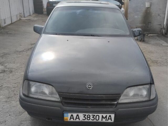 Чорний Опель Омега, об'ємом двигуна 2 л та пробігом 300 тис. км за 500 $, фото 1 на Automoto.ua