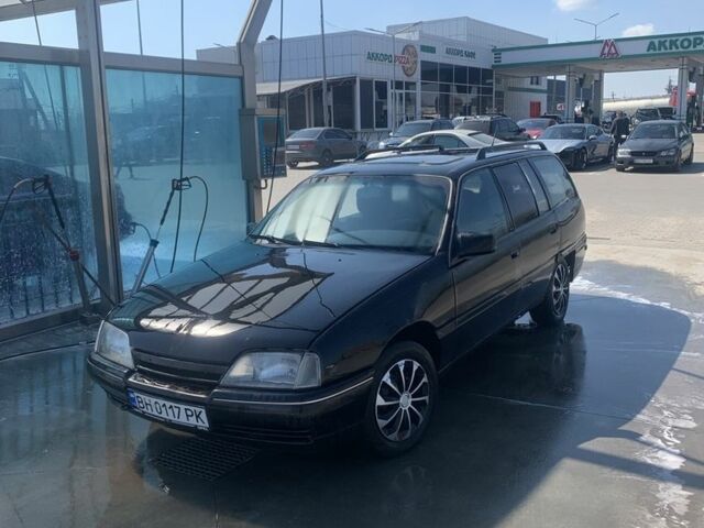 Чорний Опель Омега, об'ємом двигуна 1.8 л та пробігом 350 тис. км за 800 $, фото 1 на Automoto.ua