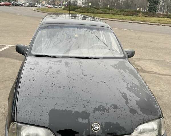 Черный Опель Омега, объемом двигателя 2.02 л и пробегом 265 тыс. км за 1700 $, фото 1 на Automoto.ua