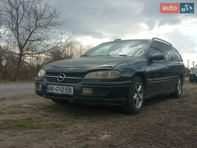 Черный Опель Омега, объемом двигателя 2 л и пробегом 286 тыс. км за 1700 $, фото 1 на Automoto.ua