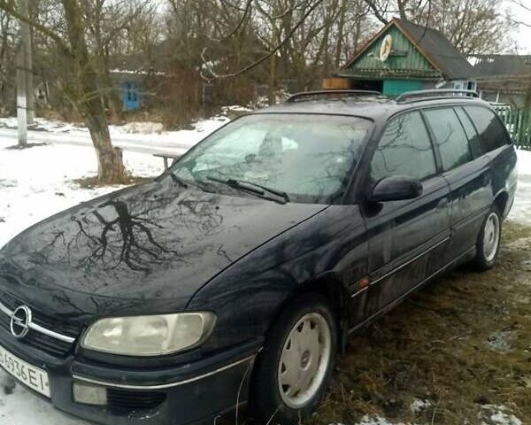 Черный Опель Омега, объемом двигателя 0 л и пробегом 325 тыс. км за 2500 $, фото 1 на Automoto.ua