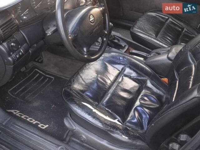 Черный Опель Омега, объемом двигателя 2.5 л и пробегом 470 тыс. км за 700 $, фото 1 на Automoto.ua