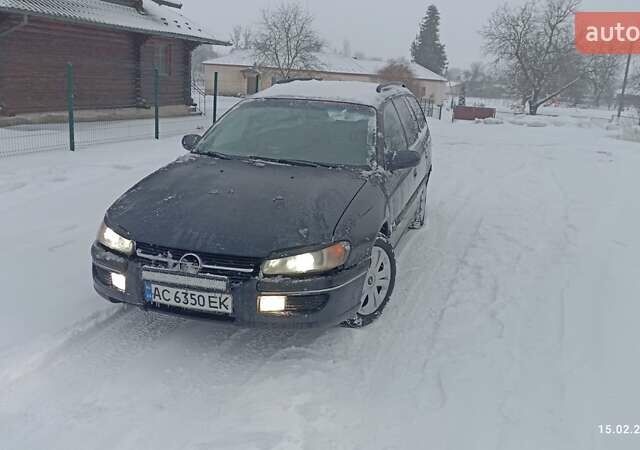 Черный Опель Омега, объемом двигателя 2 л и пробегом 282 тыс. км за 2000 $, фото 1 на Automoto.ua