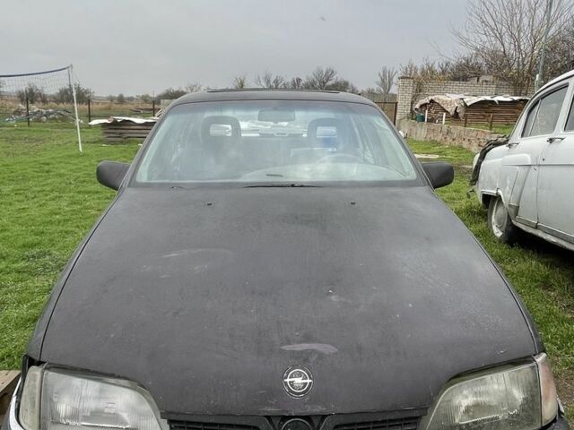 Фіолетовий Опель Омега, об'ємом двигуна 2 л та пробігом 250 тис. км за 2000 $, фото 1 на Automoto.ua