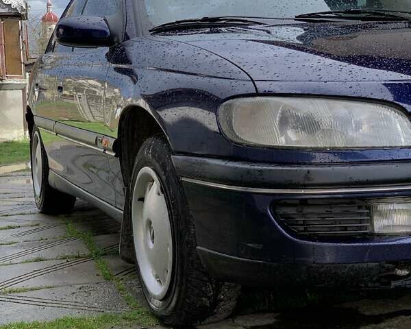 Фиолетовый Опель Омега, объемом двигателя 2 л и пробегом 207 тыс. км за 2800 $, фото 1 на Automoto.ua