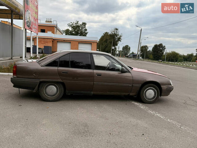 Коричневий Опель Омега, об'ємом двигуна 1.8 л та пробігом 236 тис. км за 600 $, фото 1 на Automoto.ua