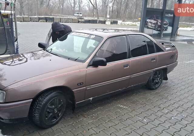 Коричневый Опель Омега, объемом двигателя 2 л и пробегом 88 тыс. км за 950 $, фото 1 на Automoto.ua