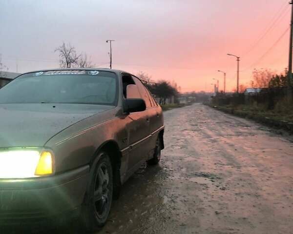 Коричневый Опель Омега, объемом двигателя 0 л и пробегом 88 тыс. км за 950 $, фото 1 на Automoto.ua